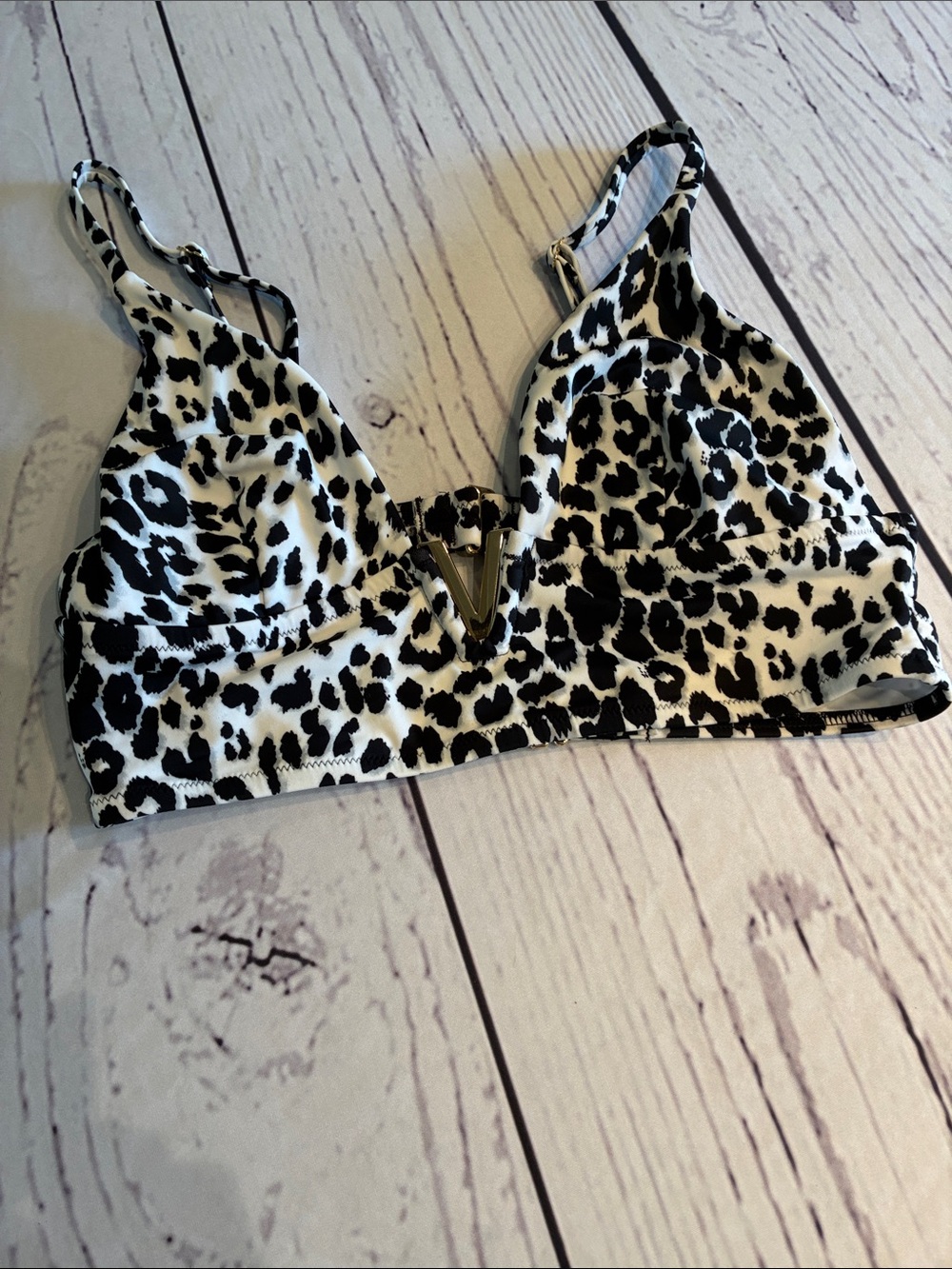 🎉NEW LISTING!🎉Leopard Print Bikini Top - Black & White